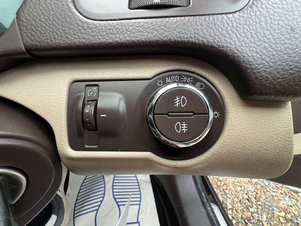 Used Vauxhall Insignia 2011 for sale - 76222978: Photo 26
