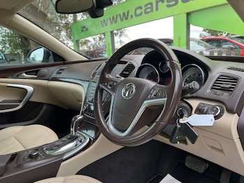 Used Vauxhall Insignia 2011 for sale - 76222978: Photo 2