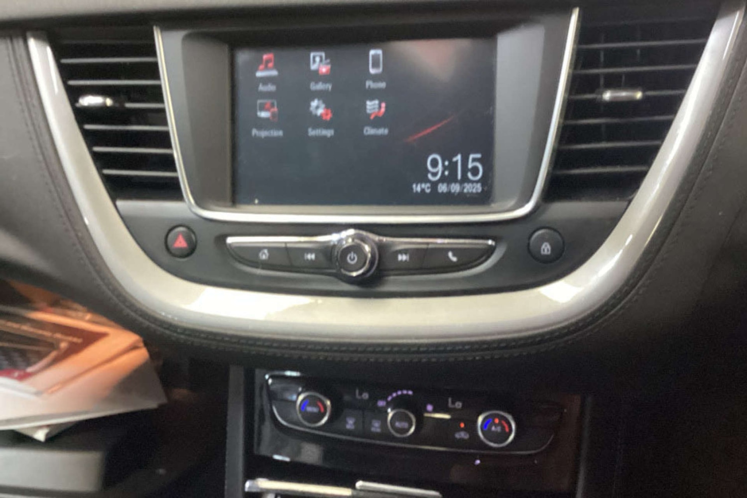 Used Vauxhall Grandland X 2018 for sale - 76080226: Photo 2