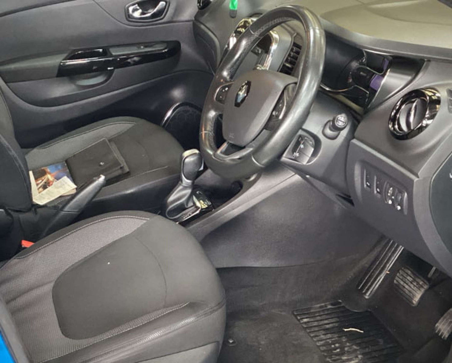 Used Renault Captur 2017 for sale - 76162597: Photo 3