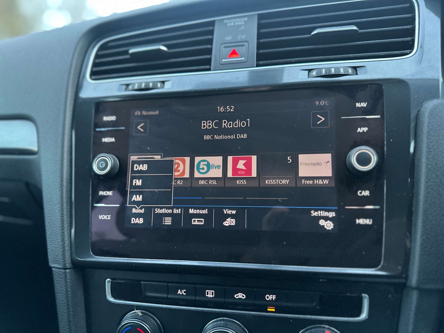 Used Volkswagen Golf 2017 for sale - 77446400: Photo 17