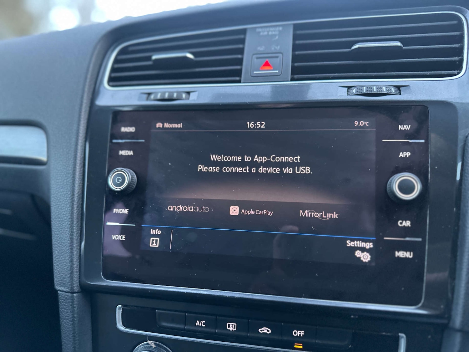 Used Volkswagen Golf 2017 for sale - 77446400: Photo 22