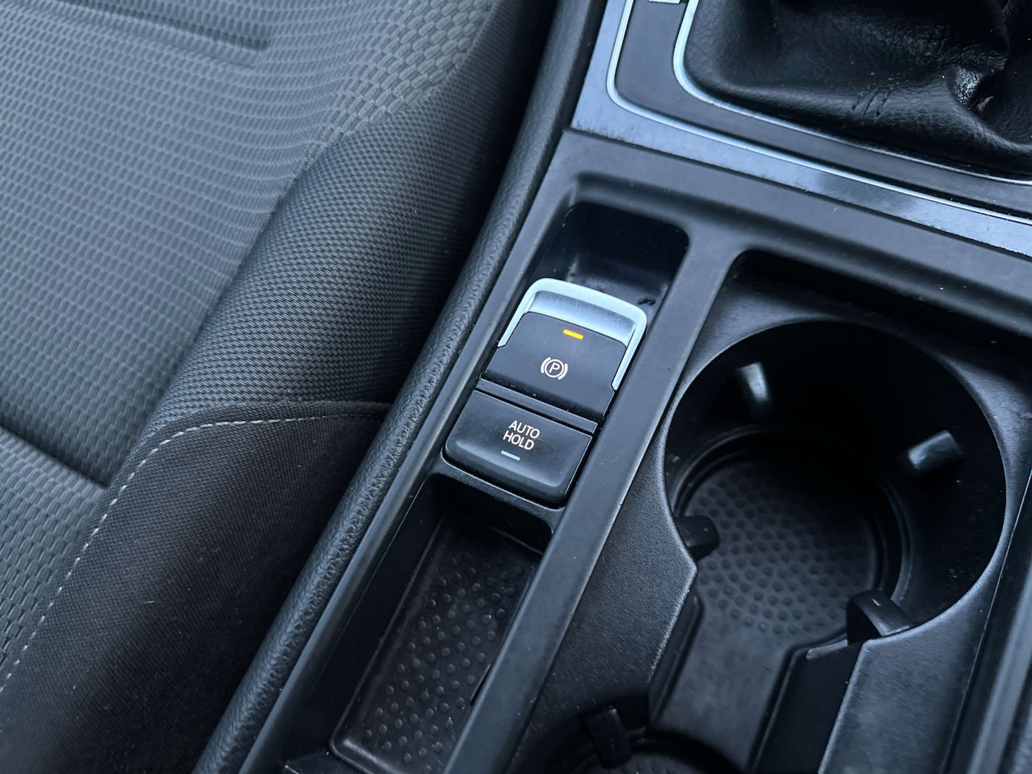 Used Volkswagen Golf 2017 for sale - 77446400: Photo 32