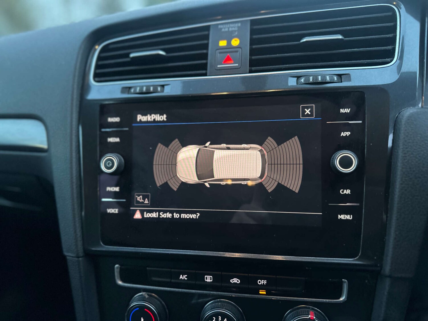 Used Volkswagen Golf 2017 for sale - 77446400: Photo 42