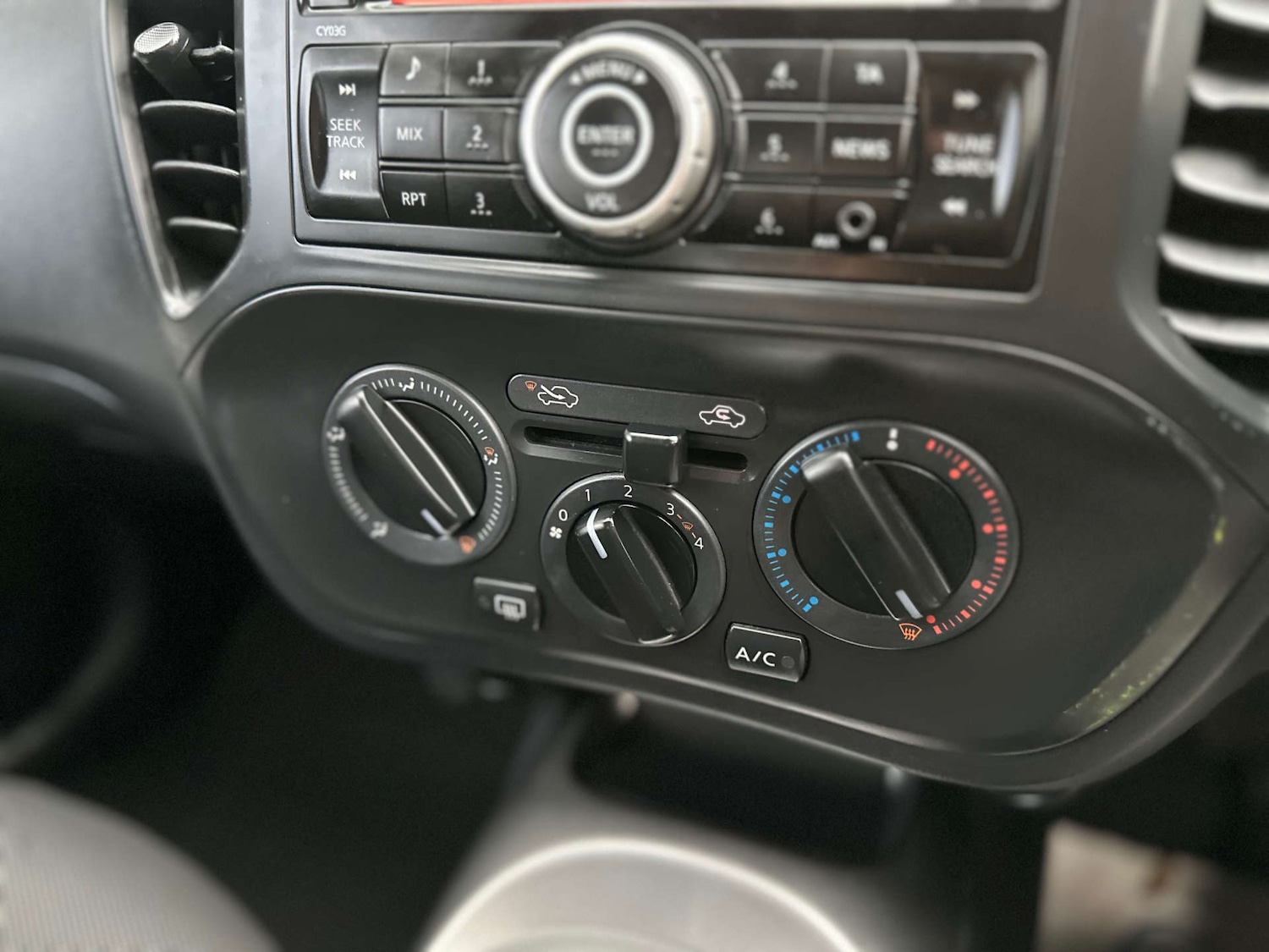 Used Nissan Juke 2014 for sale - 76709158: Photo 23