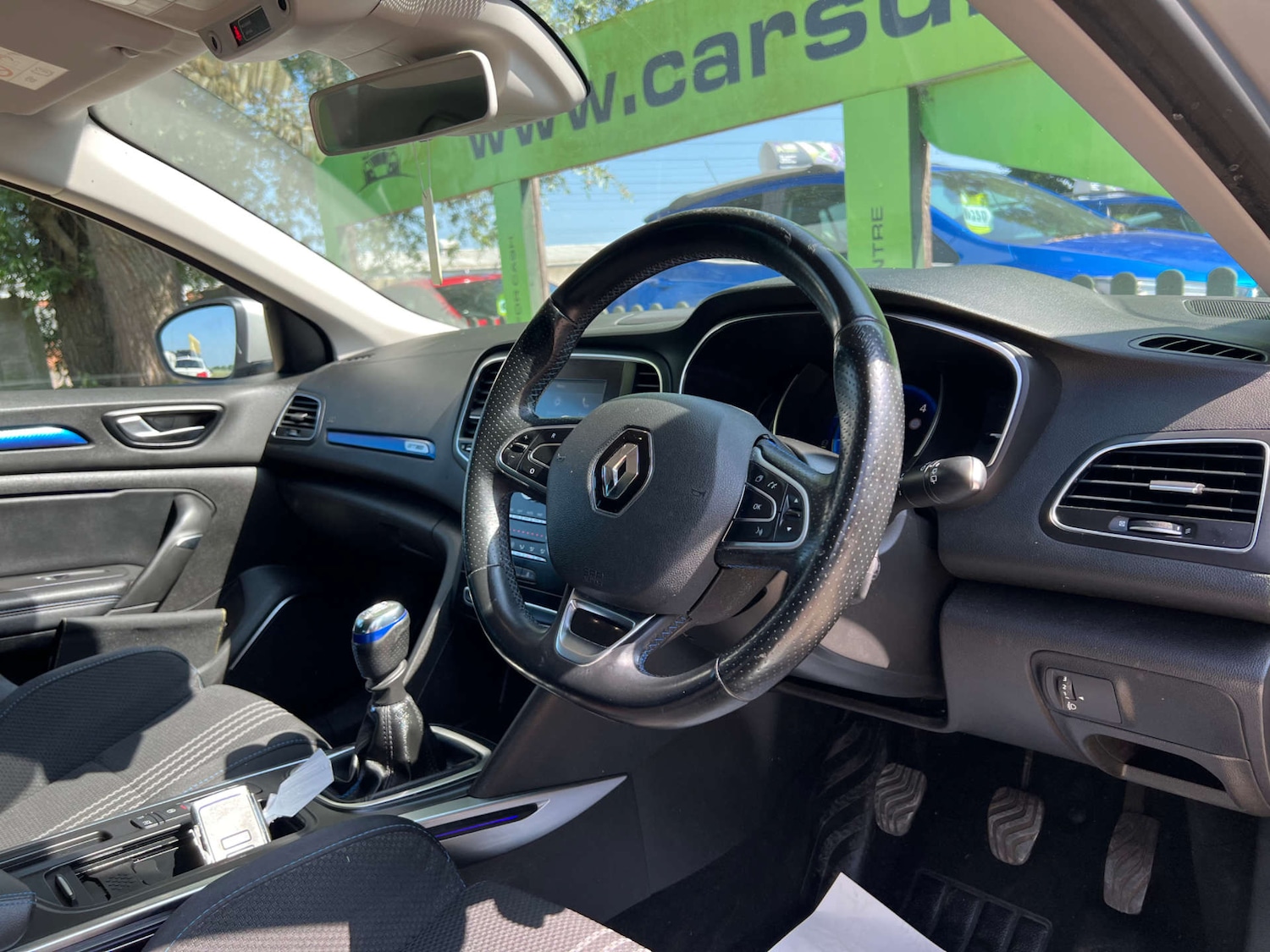 Used Renault Megane 2017 for sale - 77378372: Photo 2