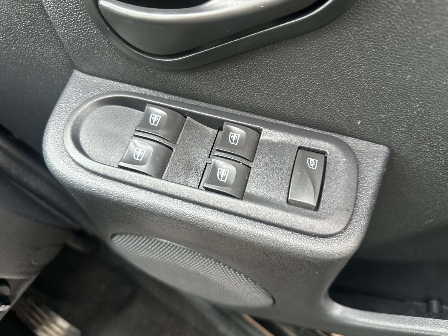 Used Dacia Duster 2015 for sale - 77022354: Photo 32