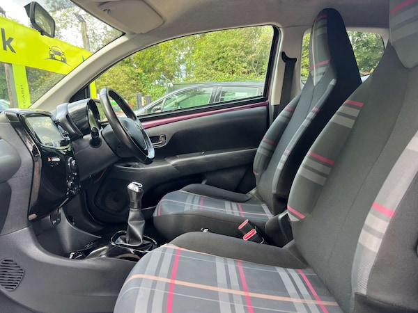 Used Peugeot 108 2015 for sale - 76287416: Photo 15