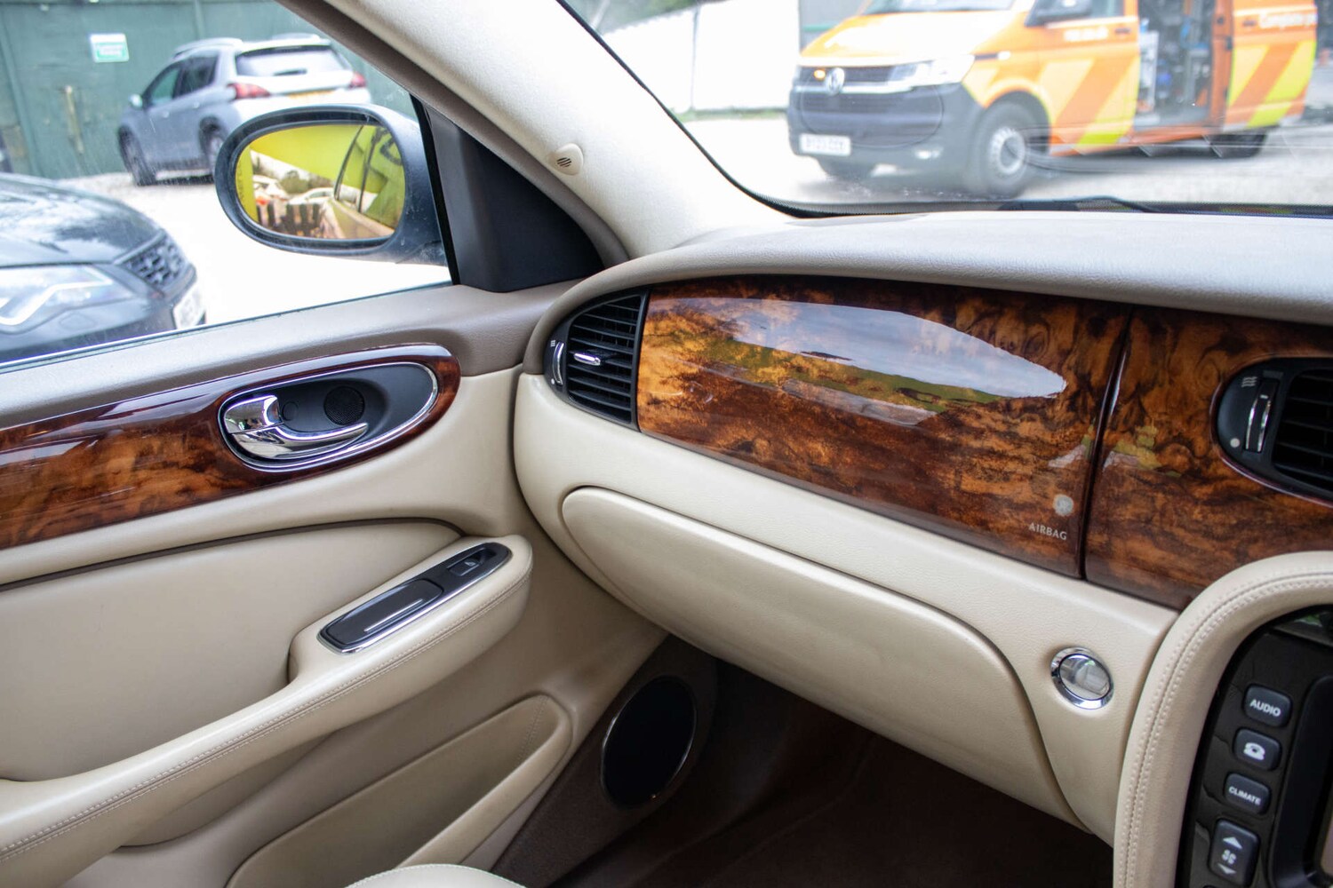 Used Jaguar XJ 2006 for sale - 78111308: Photo 18