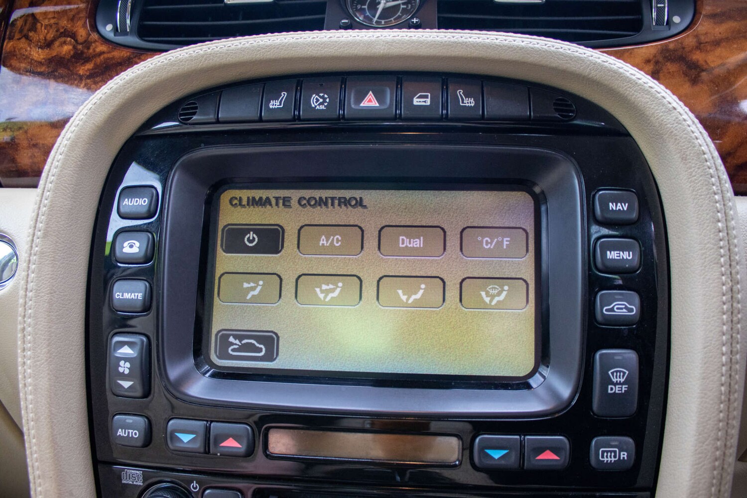 Used Jaguar XJ 2006 for sale - 78111308: Photo 35