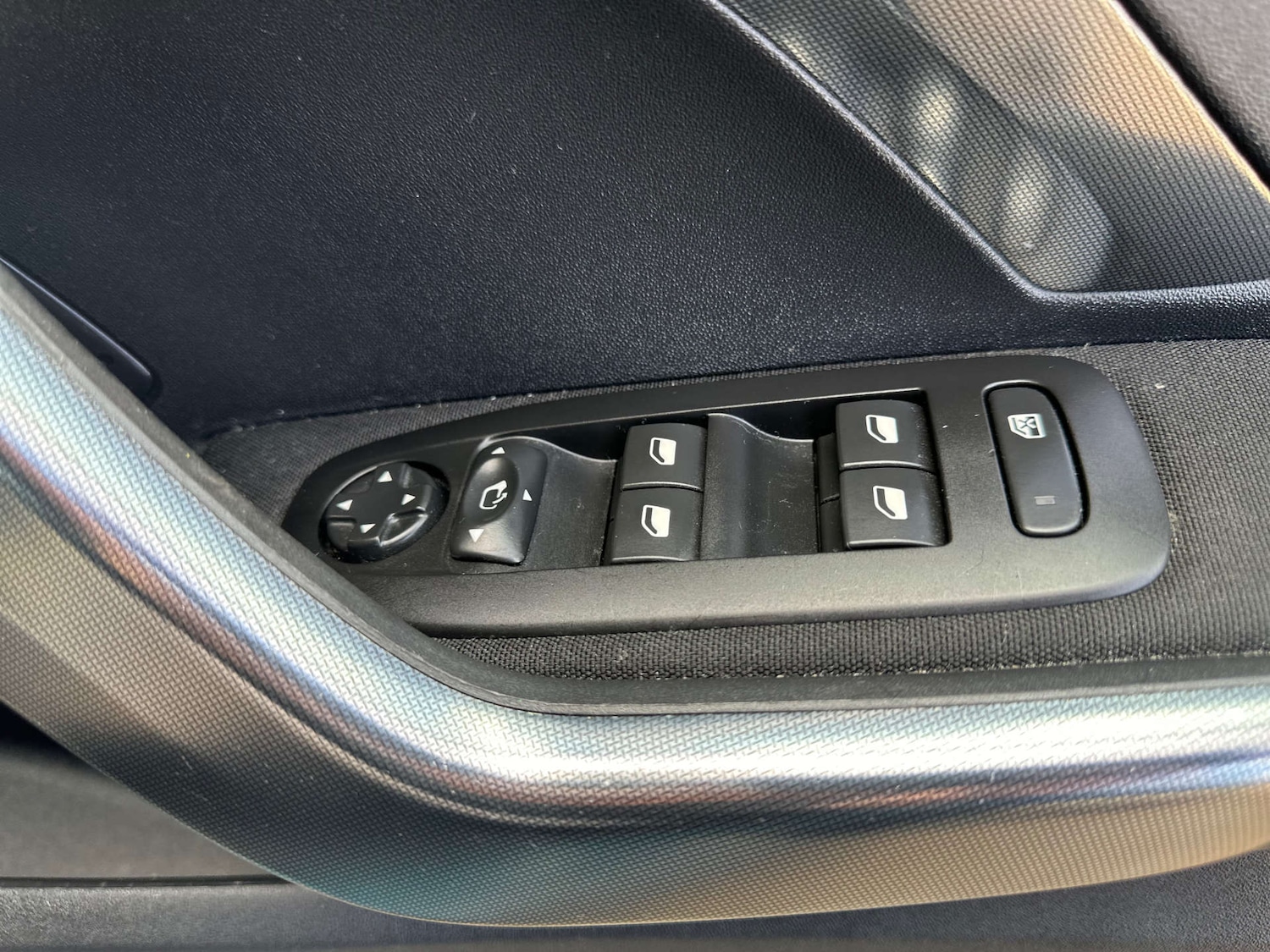 Used Peugeot 2008 2017 for sale - 76444549: Photo 30