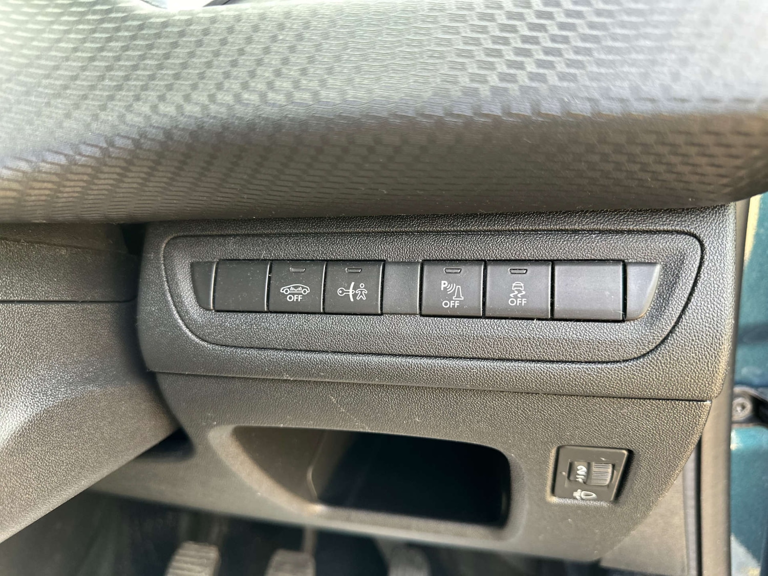 Used Peugeot 2008 2017 for sale - 76444549: Photo 32