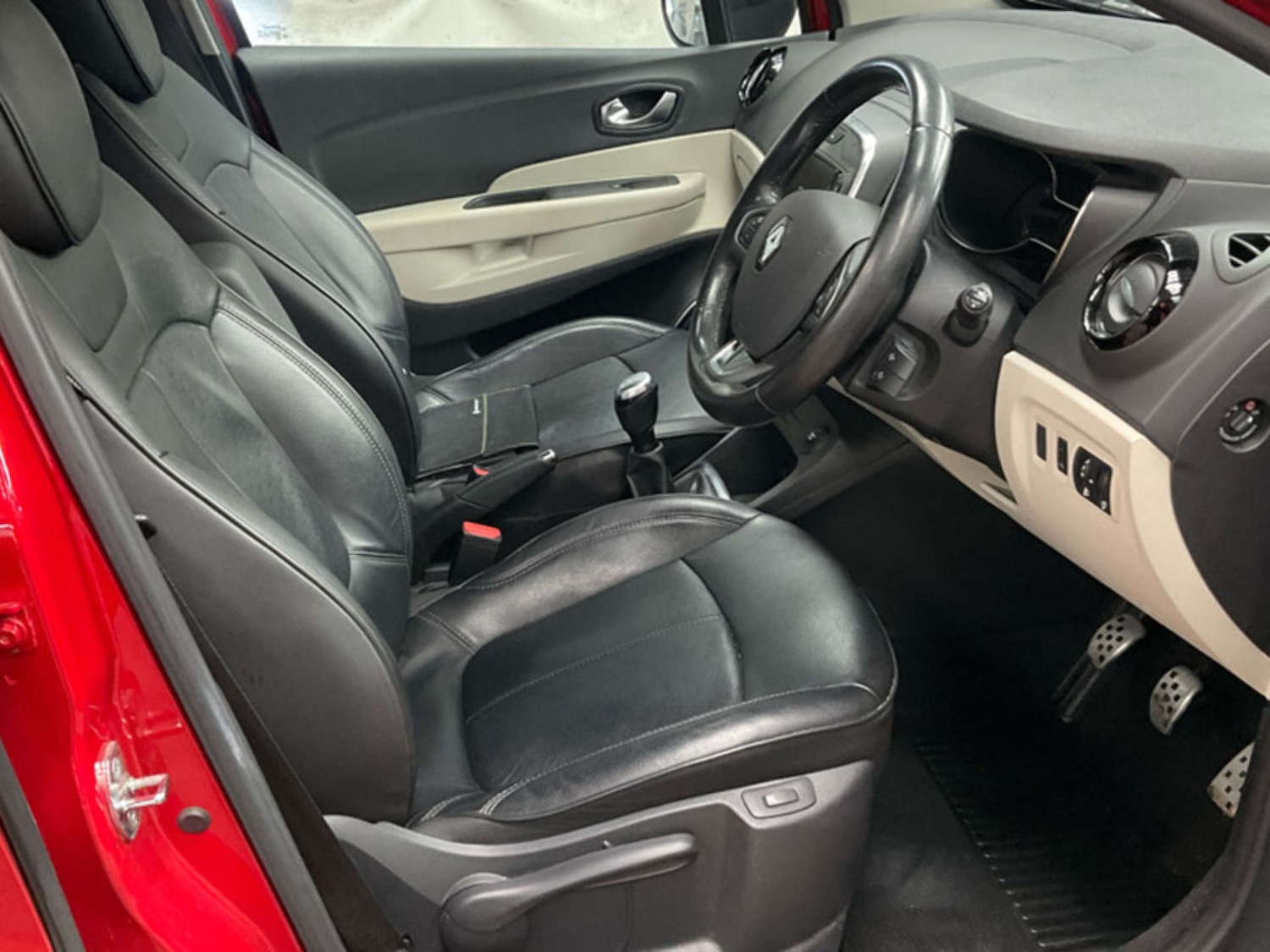 Used Renault Captur 2019 for sale - 77681277: Photo 3