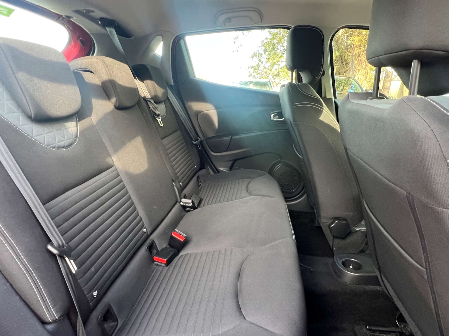 Used Renault Clio 2015 for sale - 76444744: Photo 11