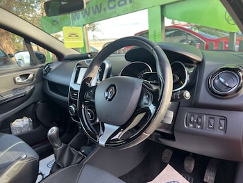 Used Renault Clio 2015 for sale - 76444744: Photo