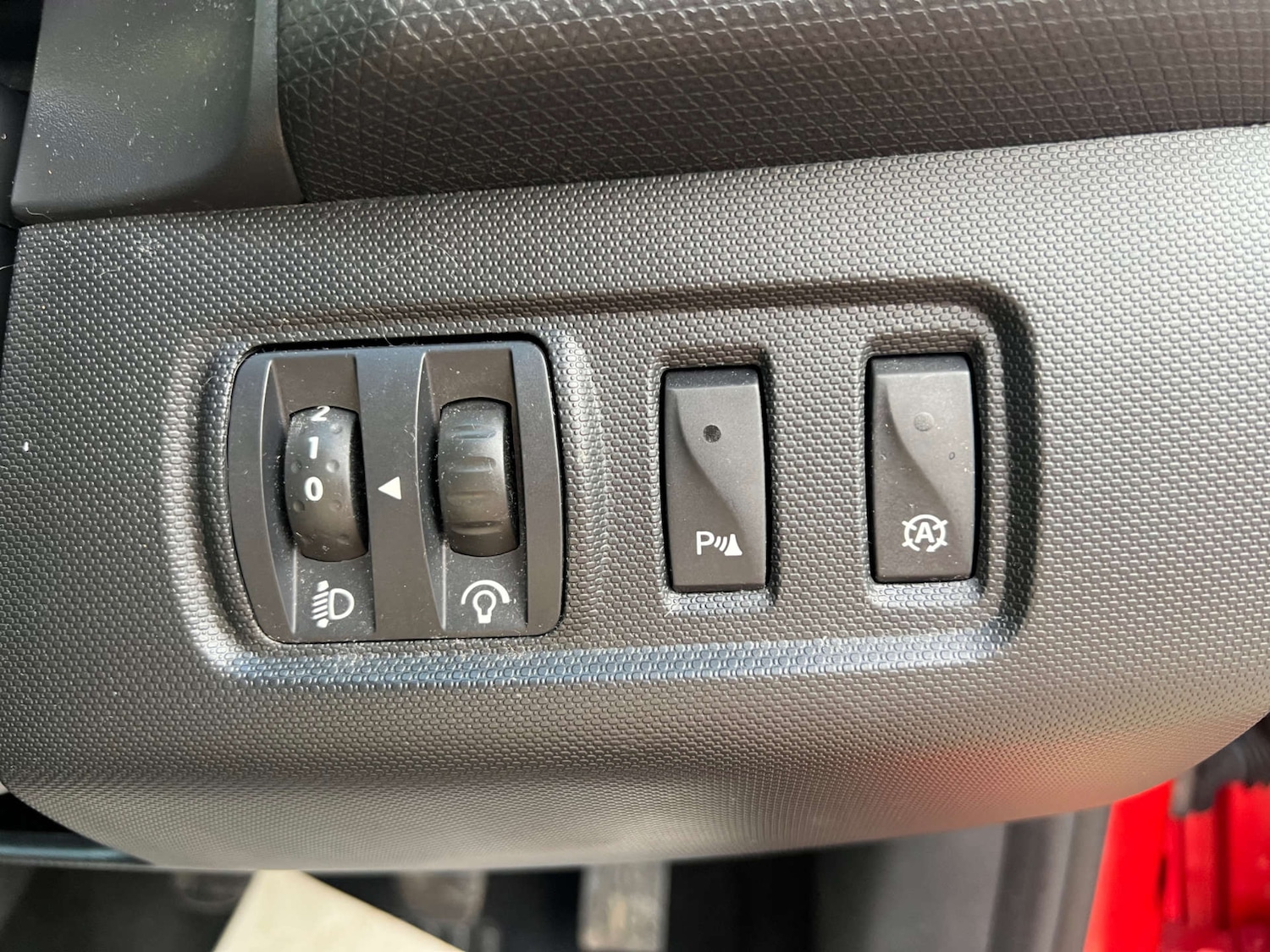 Used Renault Clio 2015 for sale - 76444744: Photo 31