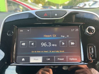 Used Renault Clio 2015 for sale - 76444744: Photo