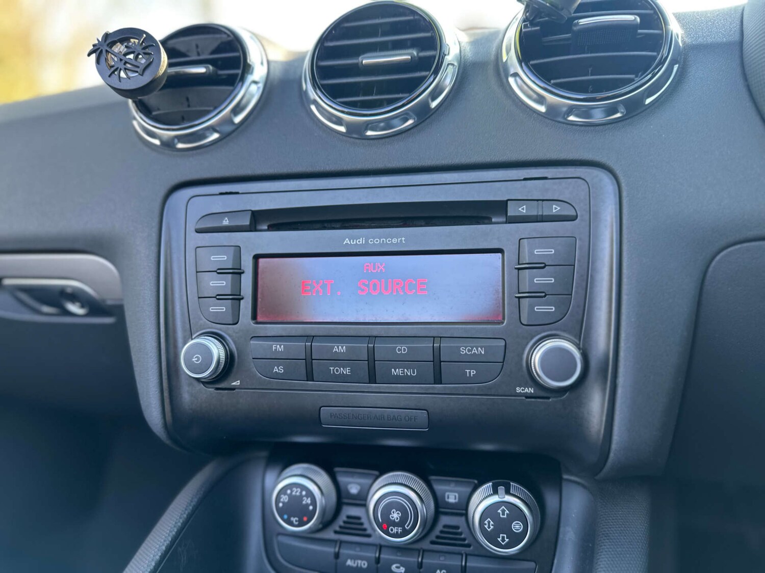 Used Audi TT 2011 for sale - 77745552: Photo 16