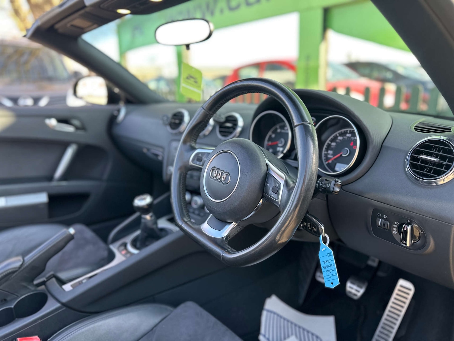 Used Audi TT 2011 for sale - 77745552: Photo 2