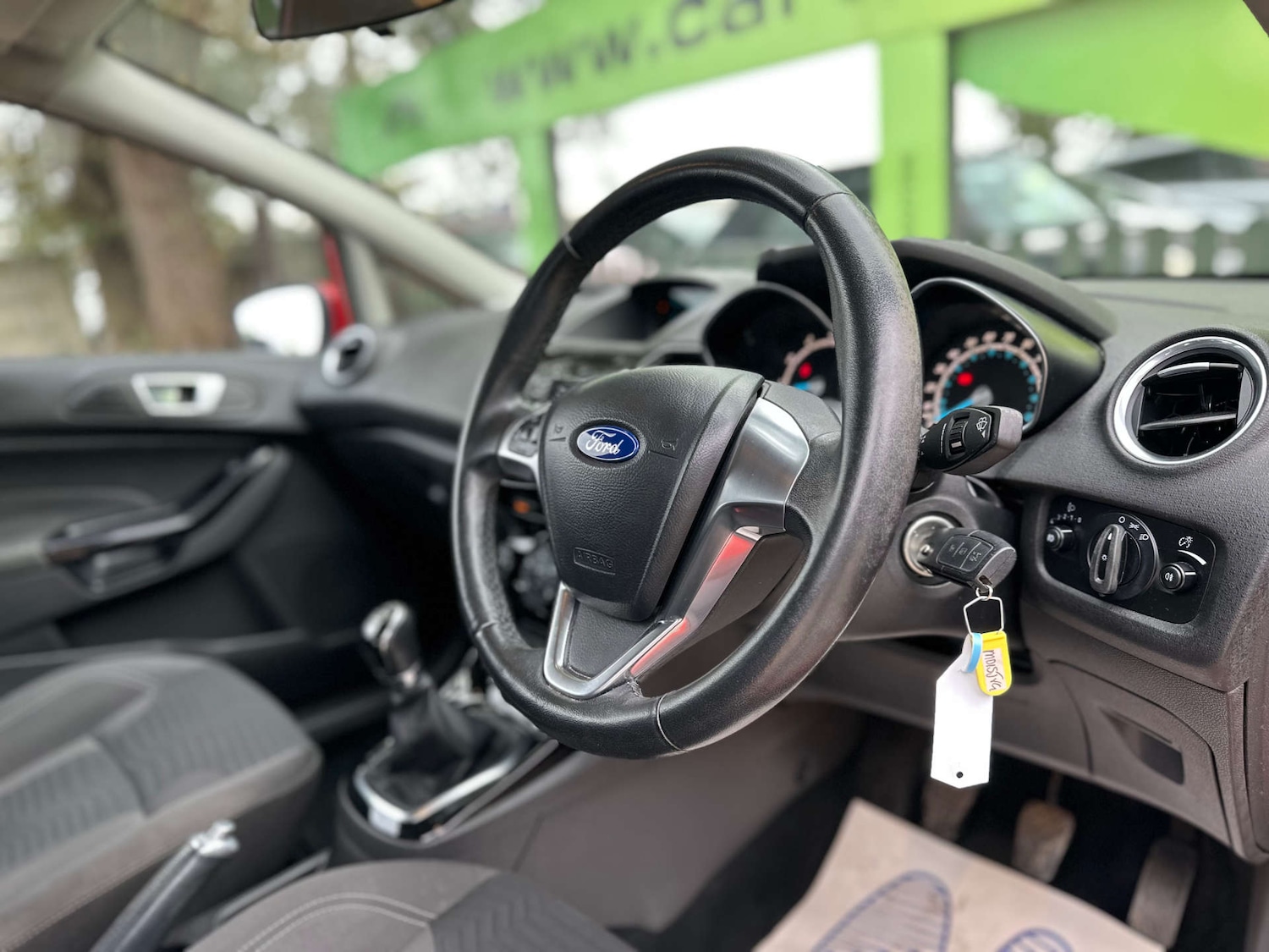 Used Ford Fiesta 2015 for sale - 77621923: Photo 2