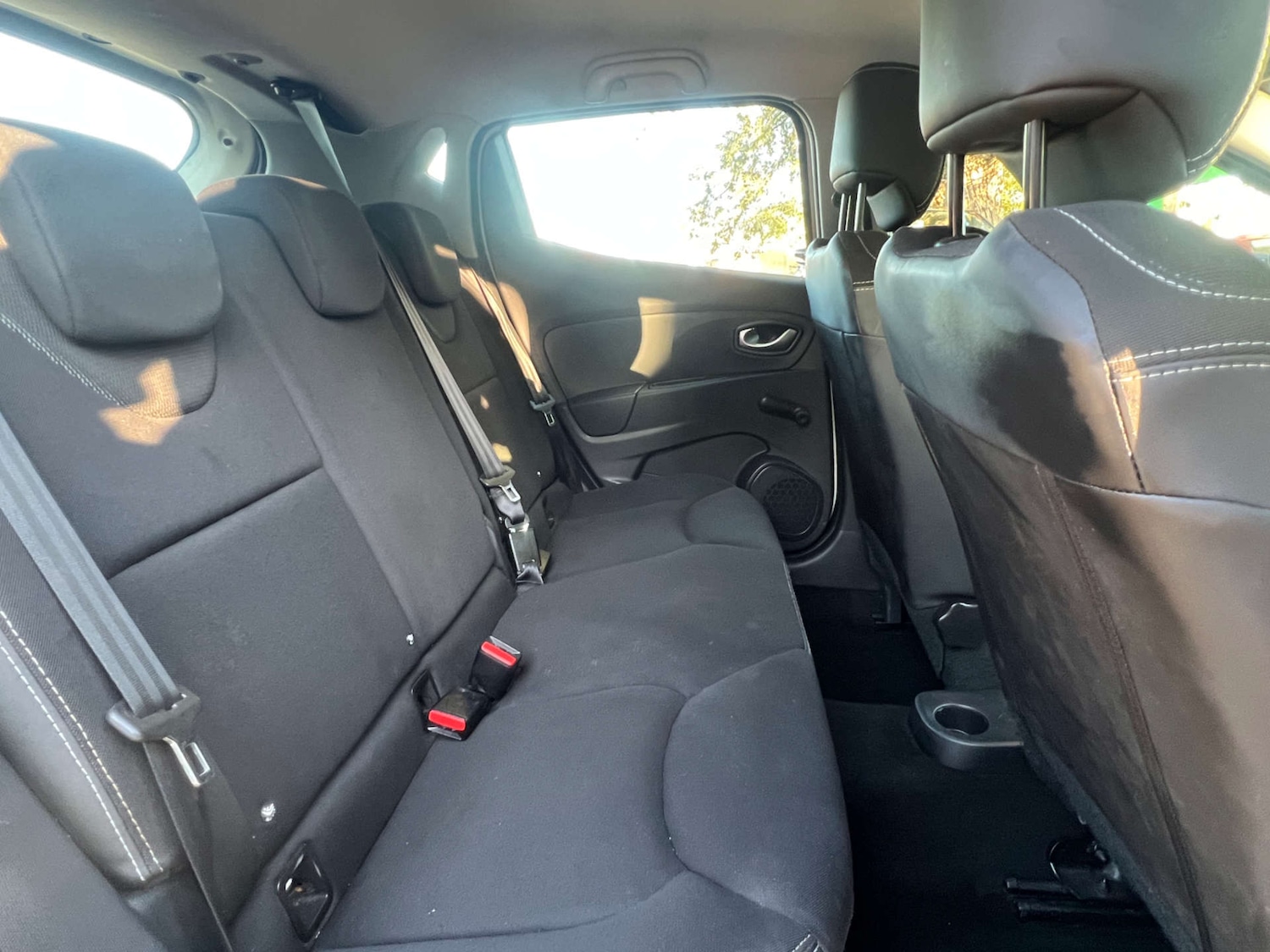 Used Renault Clio 2015 for sale - 76023091: Photo 10