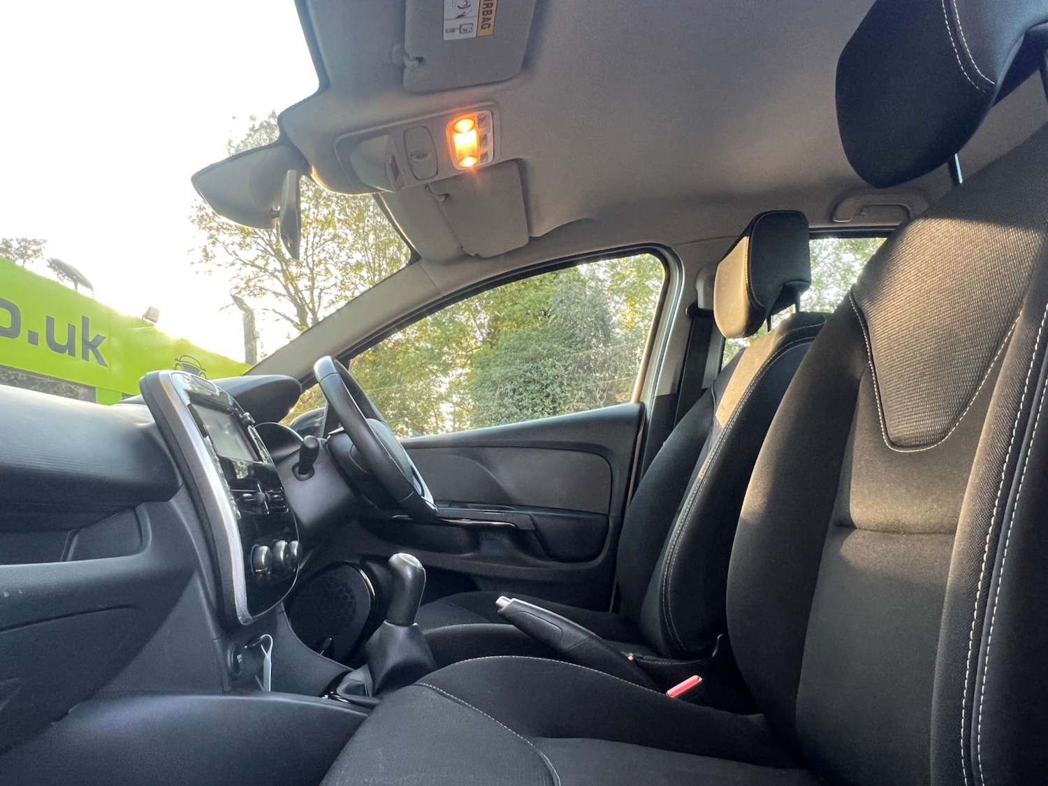 Used Renault Clio 2015 for sale - 76023091: Photo 12
