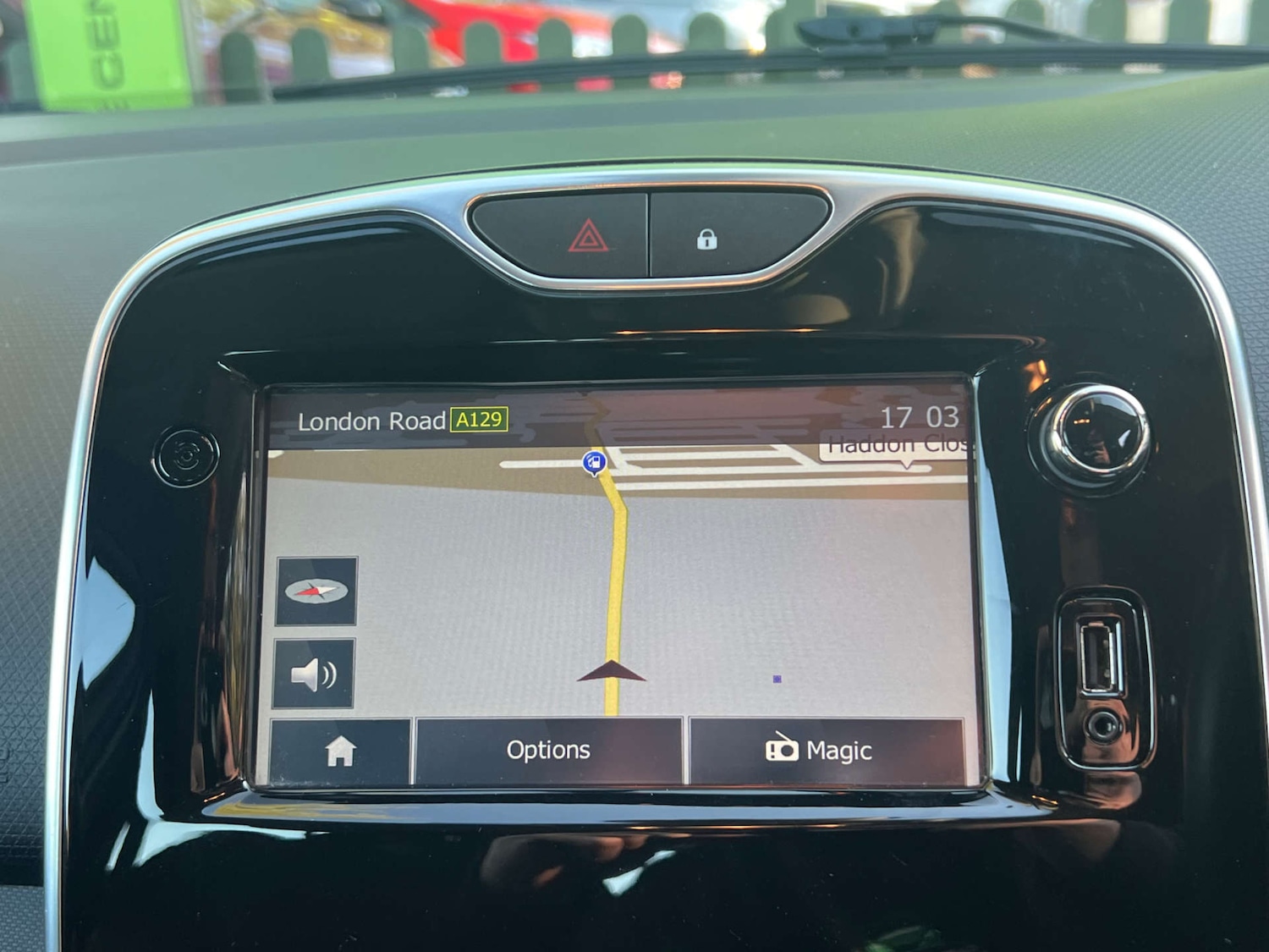 Used Renault Clio 2015 for sale - 76023091: Photo 19
