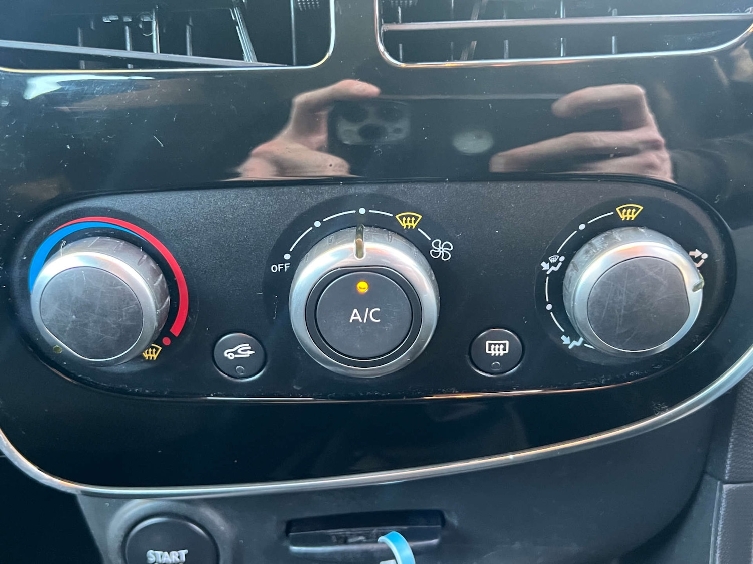 Used Renault Clio 2015 for sale - 76023091: Photo 22