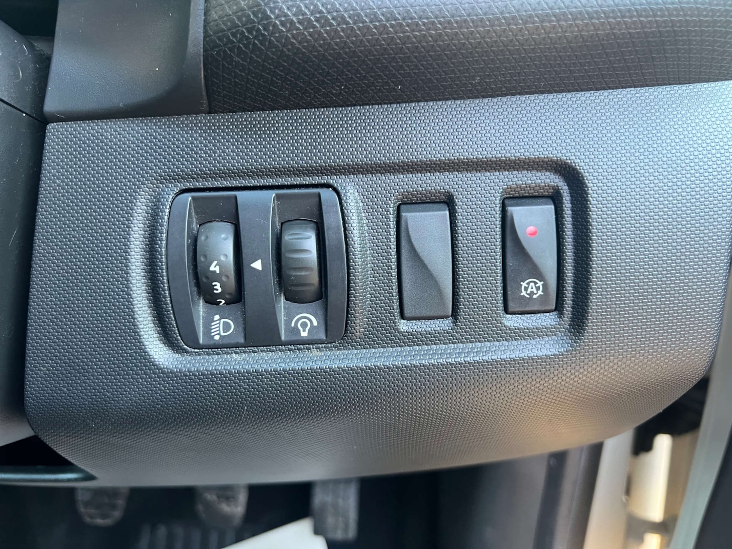 Used Renault Clio 2015 for sale - 76023091: Photo 26