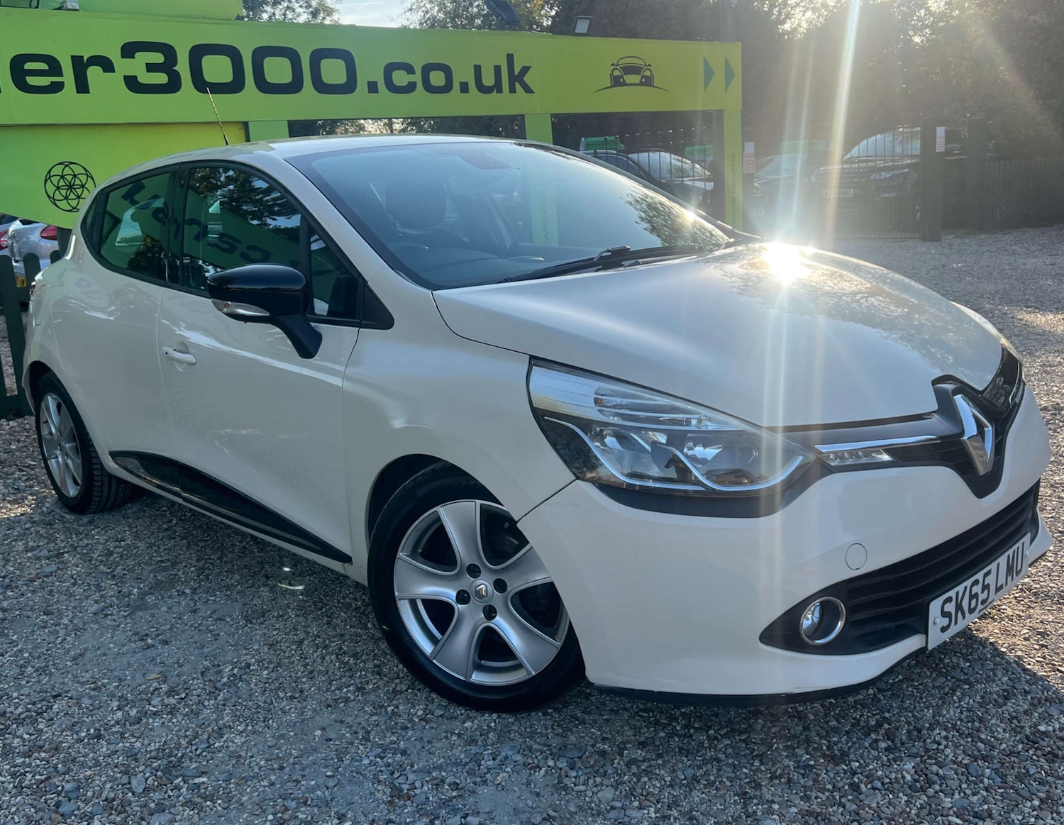 Used Renault Clio 2015 for sale - 76023091: Photo 4