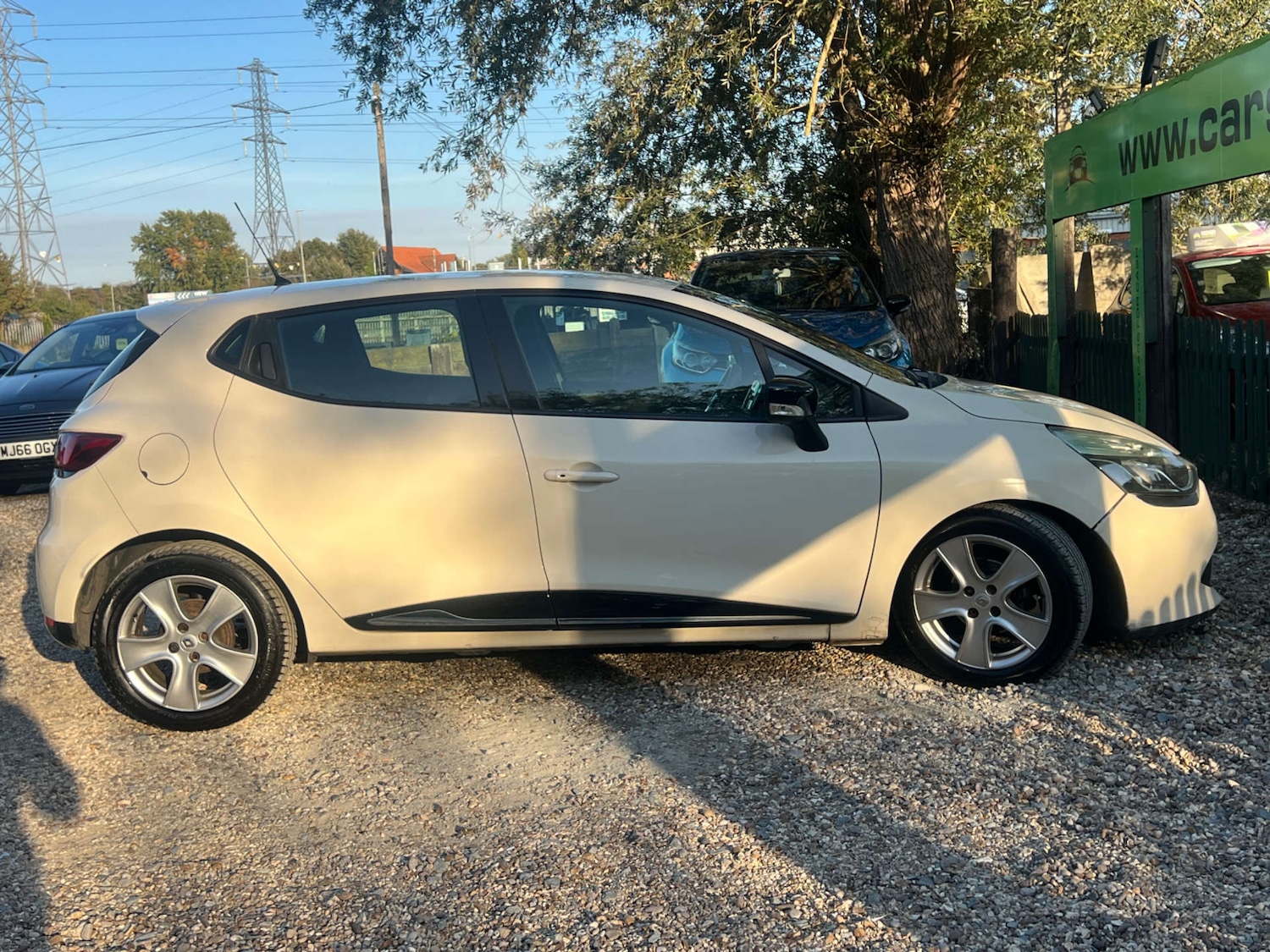 Used Renault Clio 2015 for sale - 76023091: Photo 7