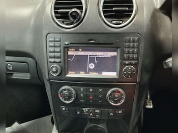 Used Mercedes-Benz M Class 2010 for sale - 76495825: Photo