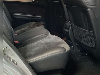 Used Mercedes-Benz M Class 2010 for sale - 76495825: Photo