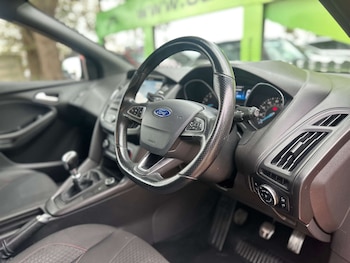 Used Ford Focus 2017 for sale - 76304425: Photo