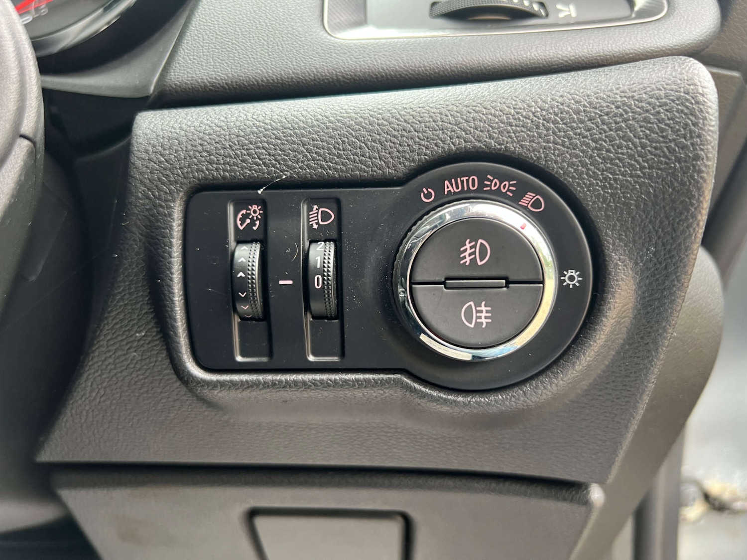 Used Vauxhall Astra 2011 for sale - 77195889: Photo 29