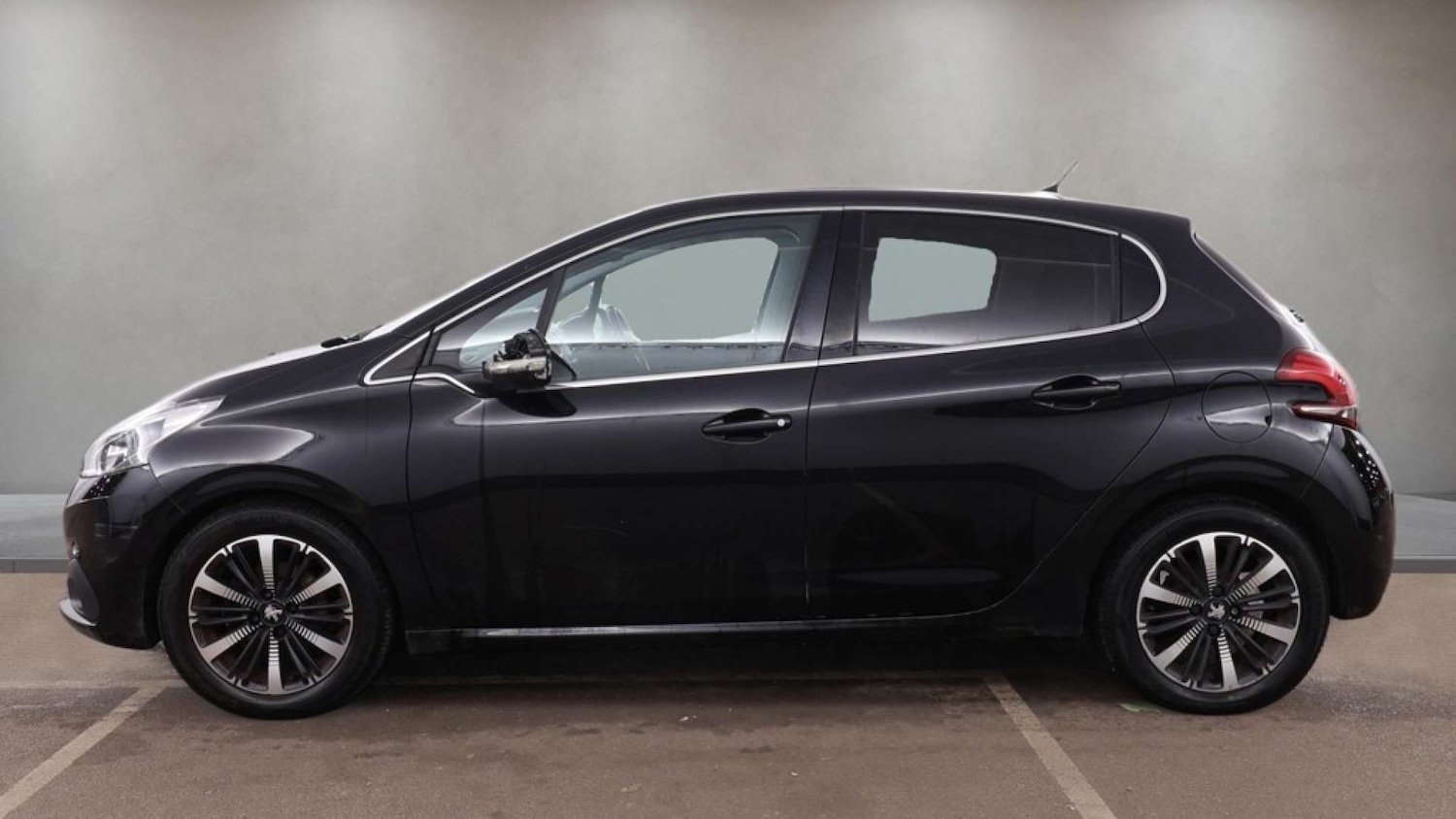 Used Peugeot 208 2018 for sale - 77822581: Photo 10