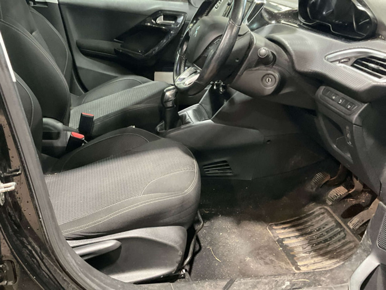 Used Peugeot 208 2018 for sale - 77822581: Photo 3