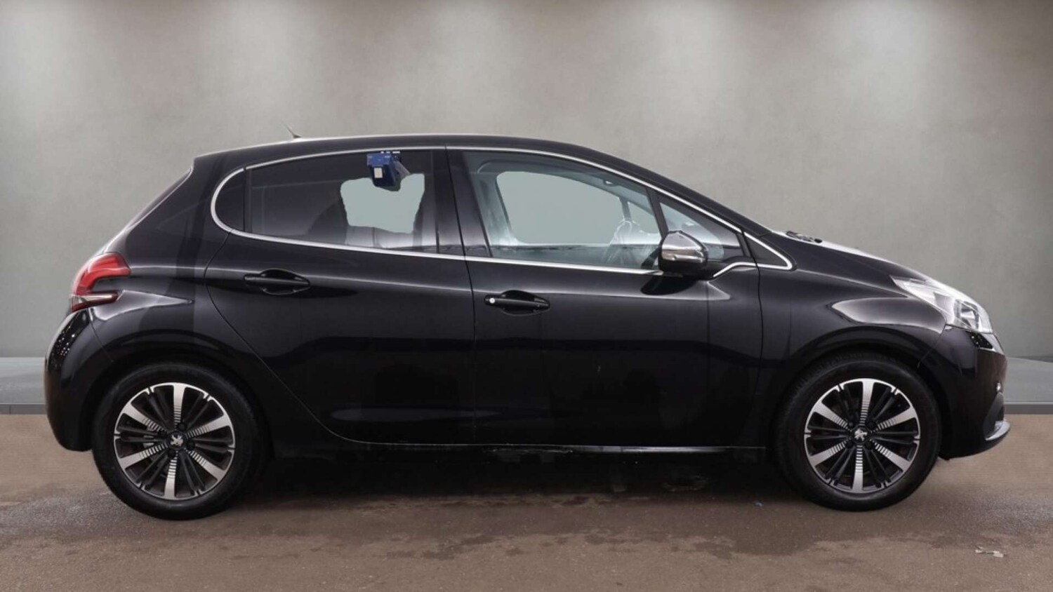 Used Peugeot 208 2018 for sale - 77822581: Photo 9