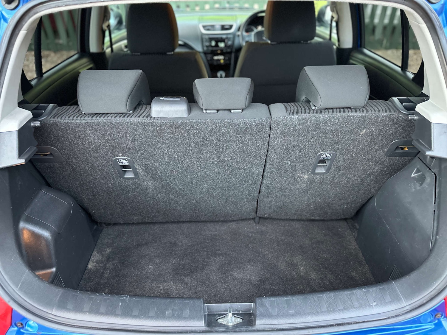 Used Suzuki Swift 2011 for sale - 76711680: Photo 15