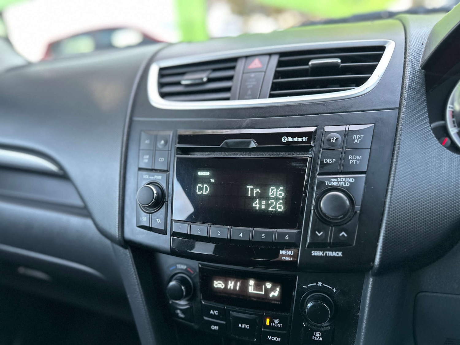 Used Suzuki Swift 2011 for sale - 76711680: Photo 16