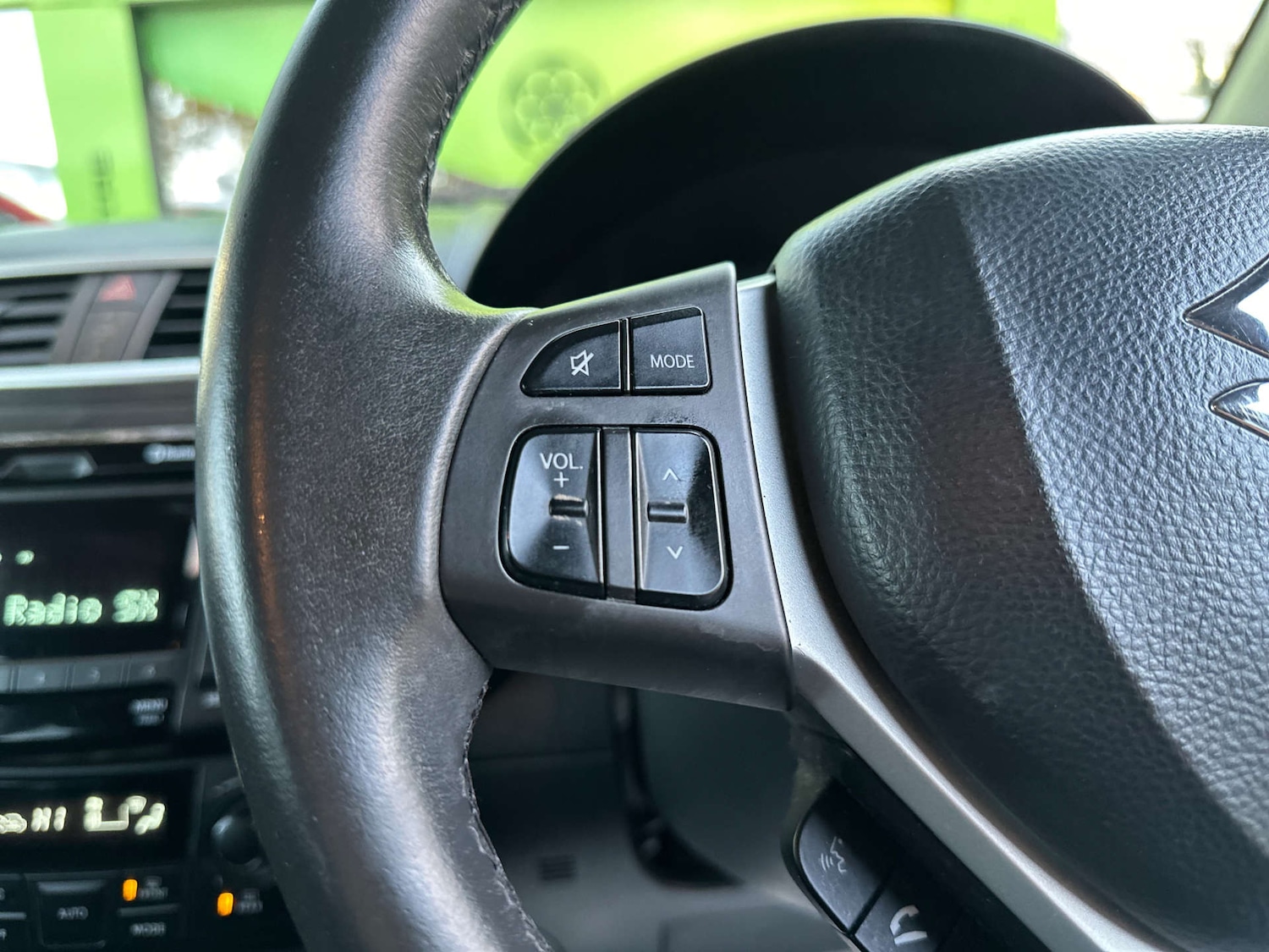 Used Suzuki Swift 2011 for sale - 76711680: Photo 22