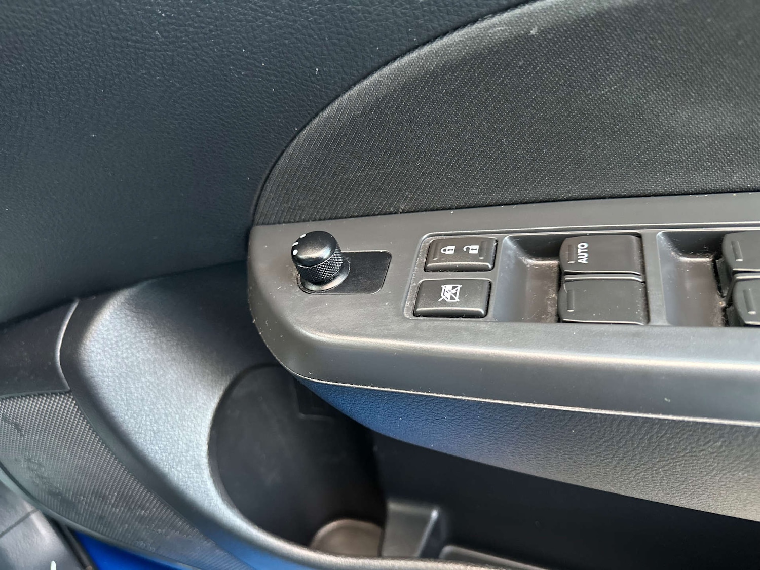 Used Suzuki Swift 2011 for sale - 76711680: Photo 28