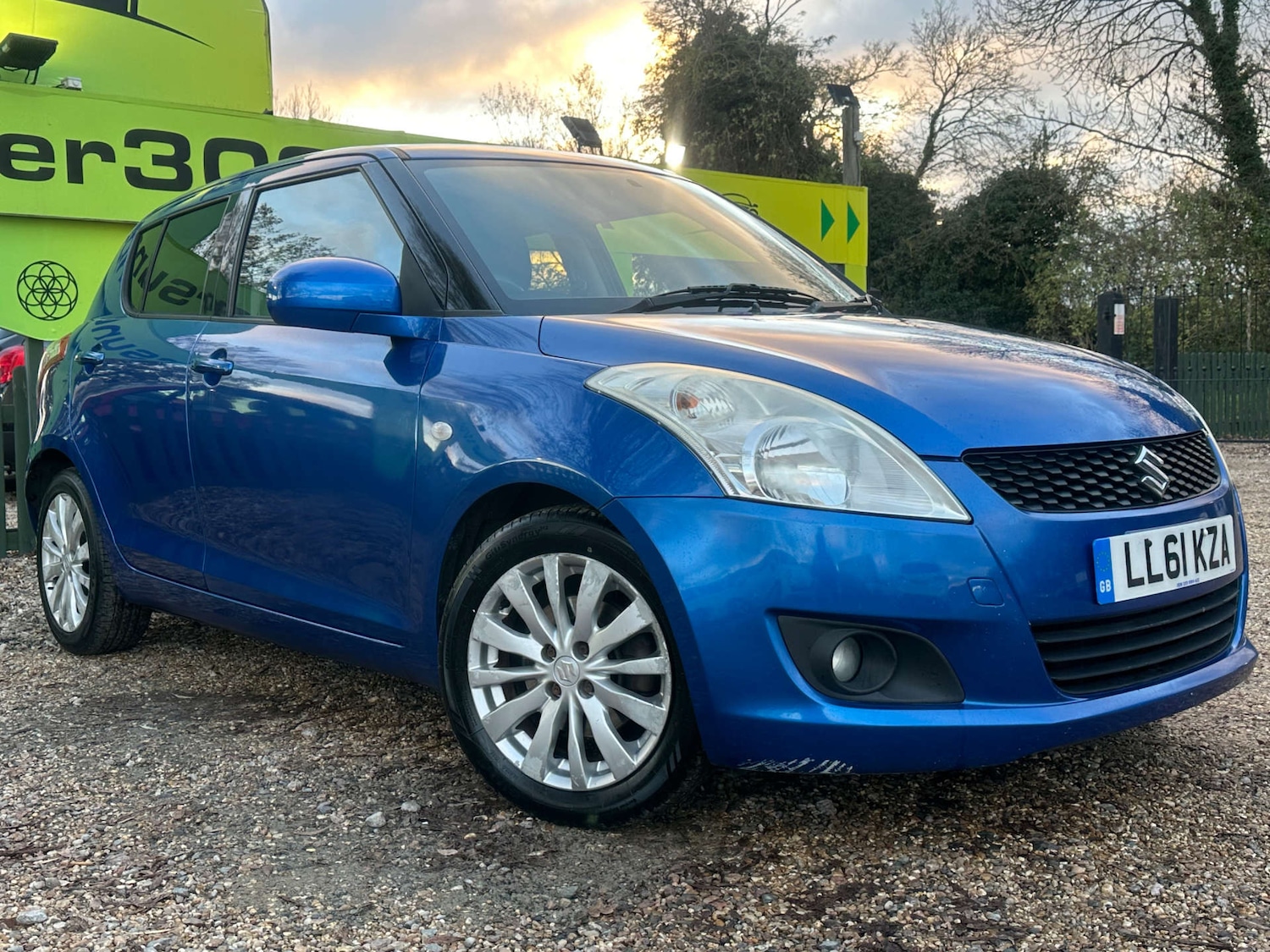 Used Suzuki Swift 2011 for sale - 76711680: Photo 4