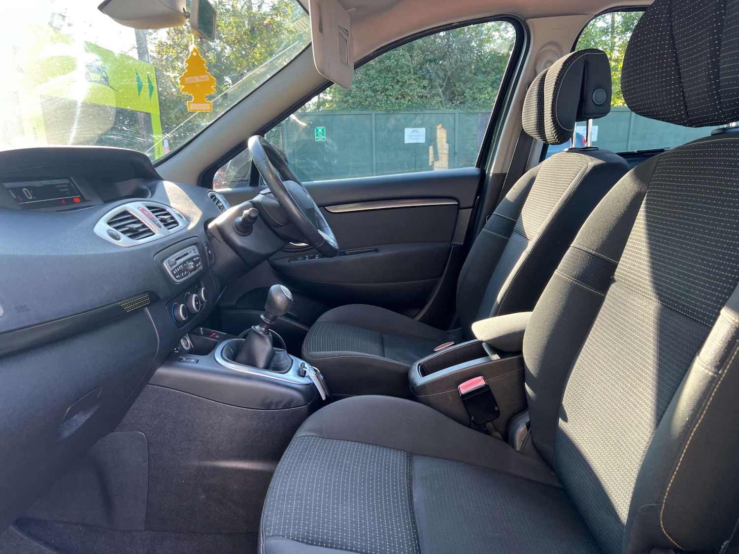 Used Renault Grand Scenic 2009 for sale - 77136395: Photo 17