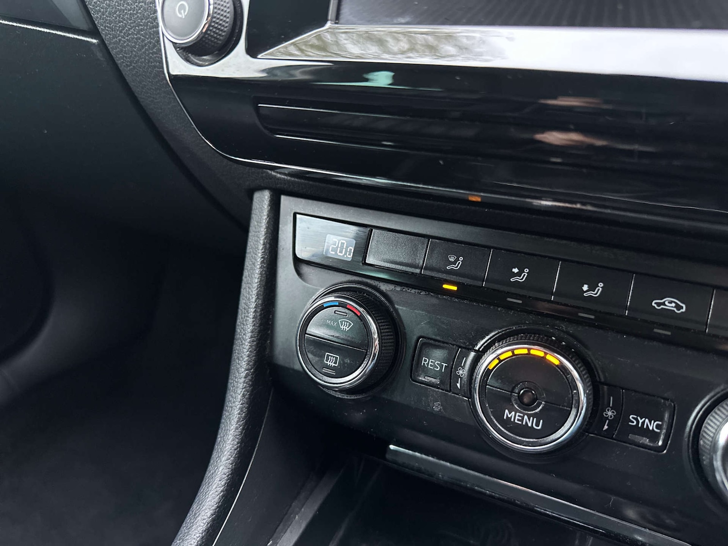 Used Skoda Superb 2016 for sale - 76940193: Photo 23