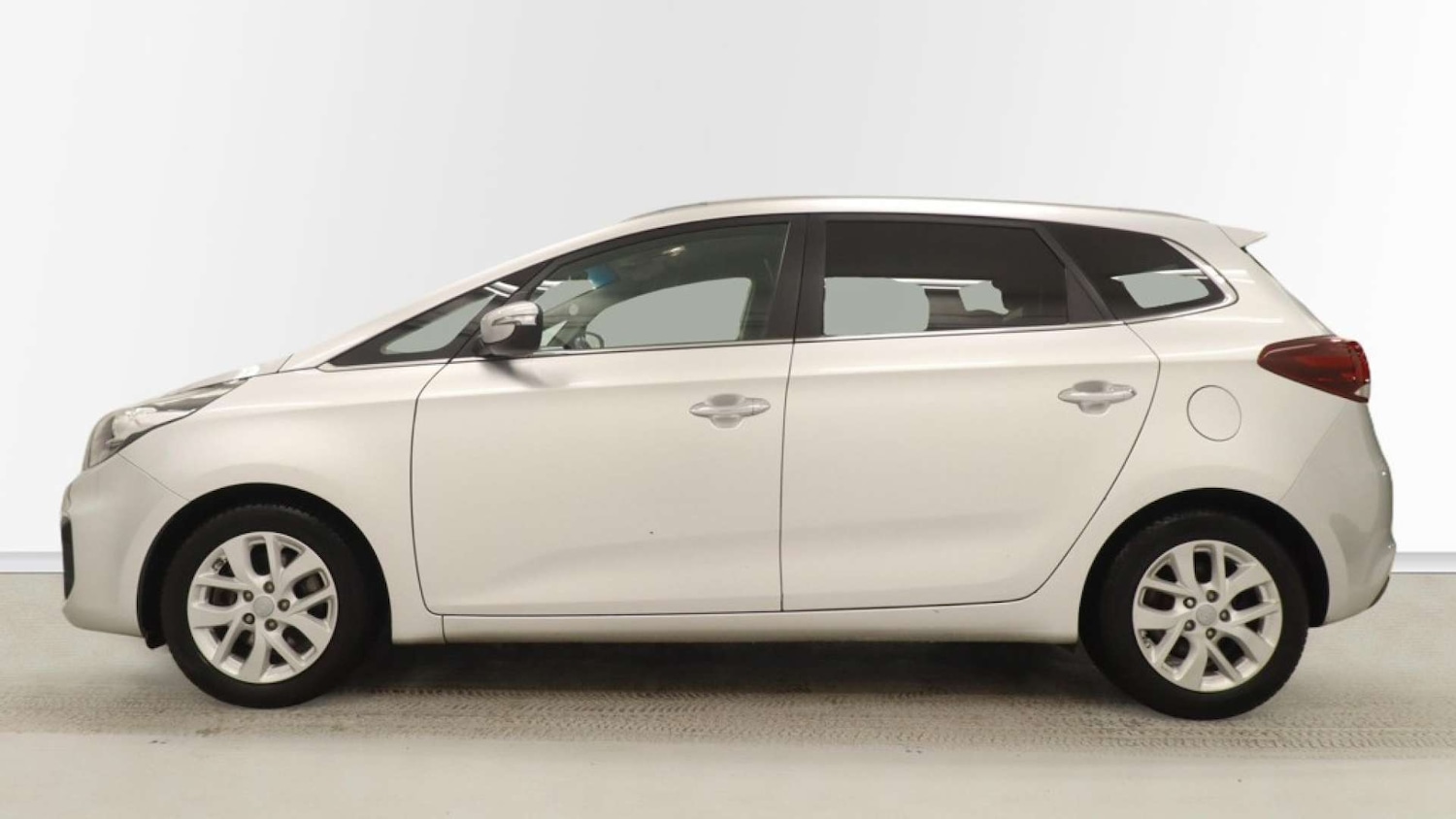 Used Kia Carens 2018 for sale - 77378375: Photo 10