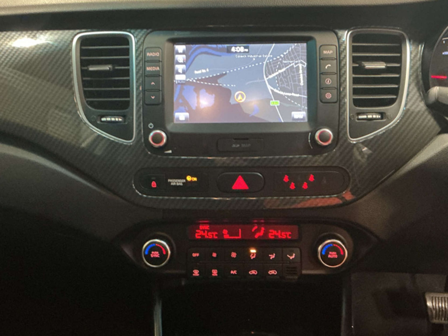 Used Kia Carens 2018 for sale - 77378375: Photo 2