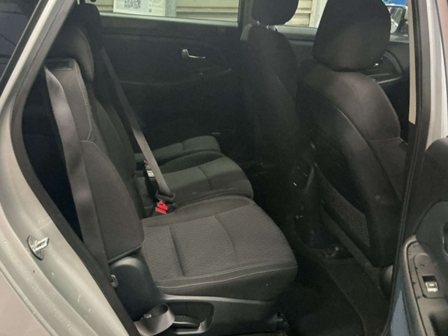 Used Kia Carens 2018 for sale - 77378375: Photo 4