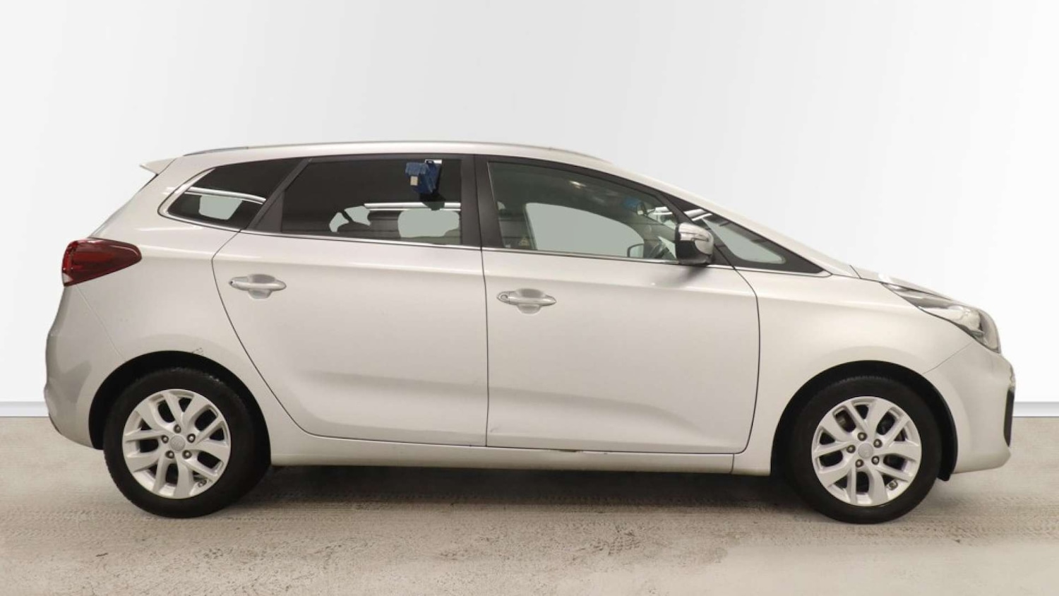 Used Kia Carens 2018 for sale - 77378375: Photo 9