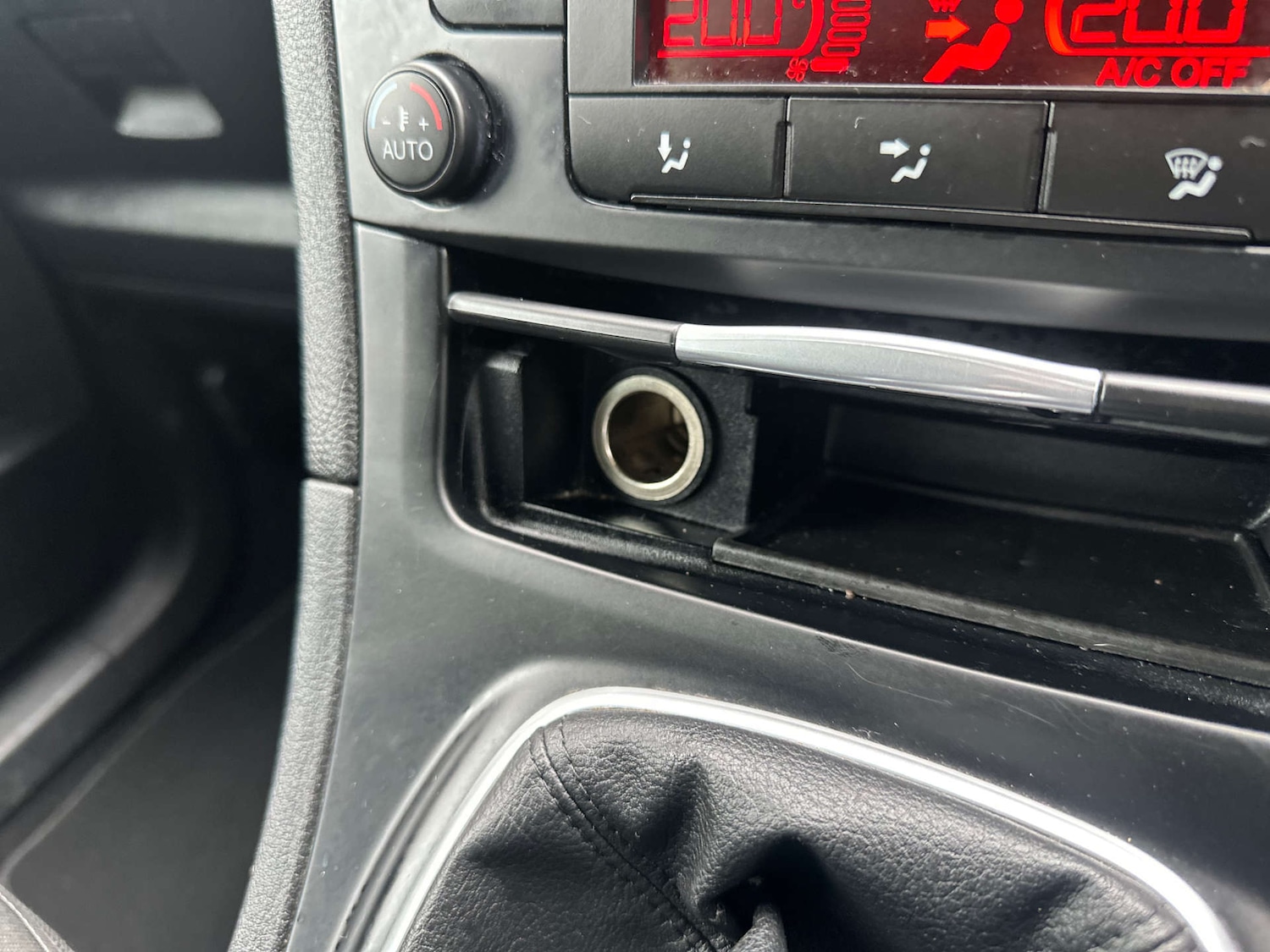 Used Ford Galaxy 2014 for sale - 77236248: Photo 25